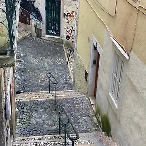 Cosy Mouraria Apartment Lisbon